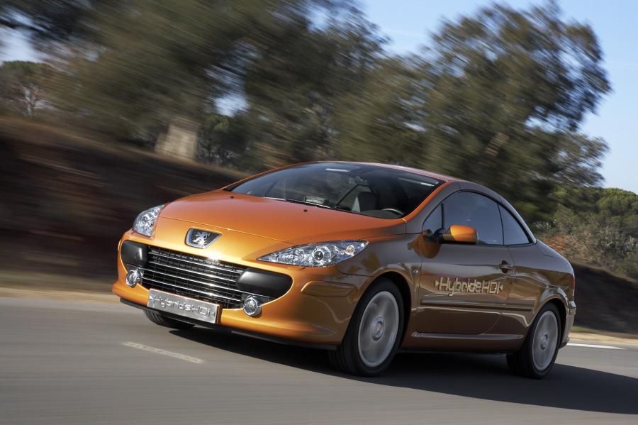  Peugeot 307 CC Hybride HDI Concept 2006 года  (фото 7 из 19)